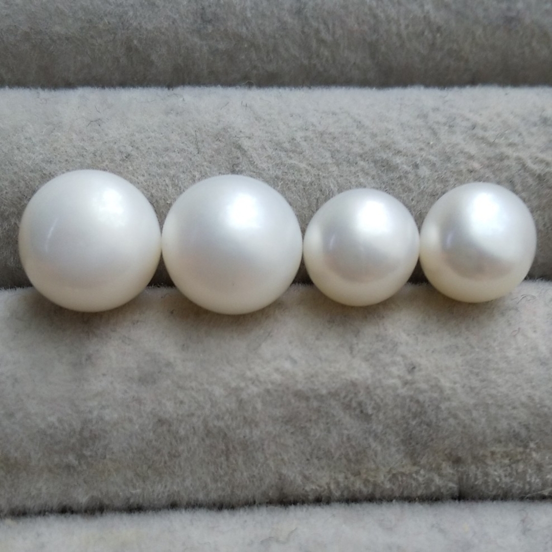 233 淡水真珠ピアス ホワイト 白 大小 セット まとめ セレモニー レディースのアクセサリー(ピアス)の商品写真