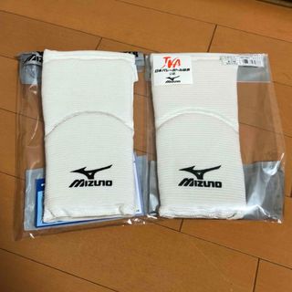 ミズノ(MIZUNO)の新品未使用 ミズノ バレーボール  肘サポーター ワンセット フリーサイズ(バレーボール)