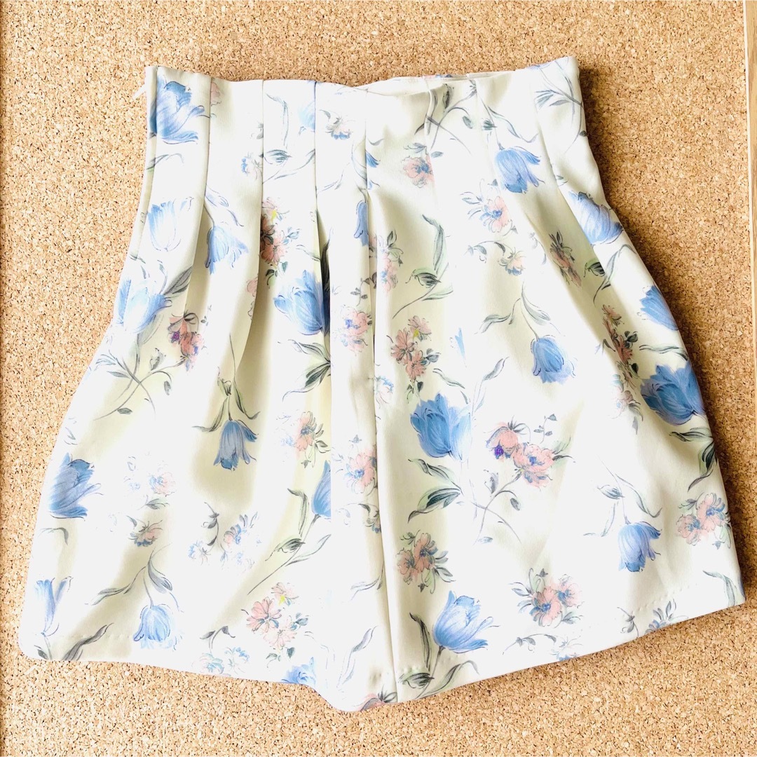 dazzlin(ダズリン)の【dazzlin】ダズリン・チューリップ柄コクーンスカートSサイズ レディースのスカート(ミニスカート)の商品写真