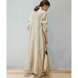 プラージュ(Plage)のPlage　Vintage back V ワンピース 38　リネン(ロングワンピース/マキシワンピース)