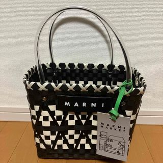 マルニ(Marni)のマルニマーケット🖤MARNIカゴバッグストロー(かごバッグ/ストローバッグ)