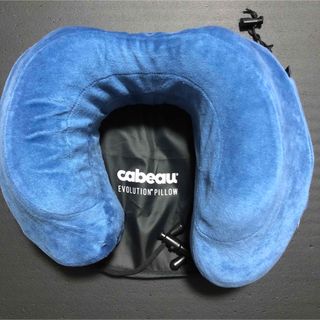 ネックピロー　cabeau EVOLUTION PILLOW(枕)