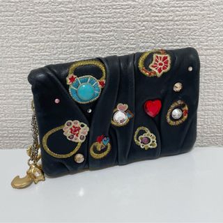 ツモリチサト(TSUMORI CHISATO)のツモリチサト　財布　黒　チャーム　二つ折り　ウォレット　宝石柄(財布)