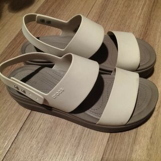 クロックス(crocs)のCROCS　厚底サンダル(サンダル)