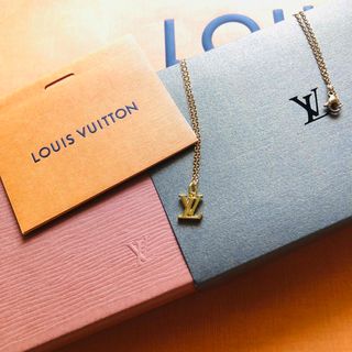 ルイヴィトン(LOUIS VUITTON)の【カエデさん専用ページ】ギャランティー無し ルイヴィトン ロゴ ネックレス(ネックレス)