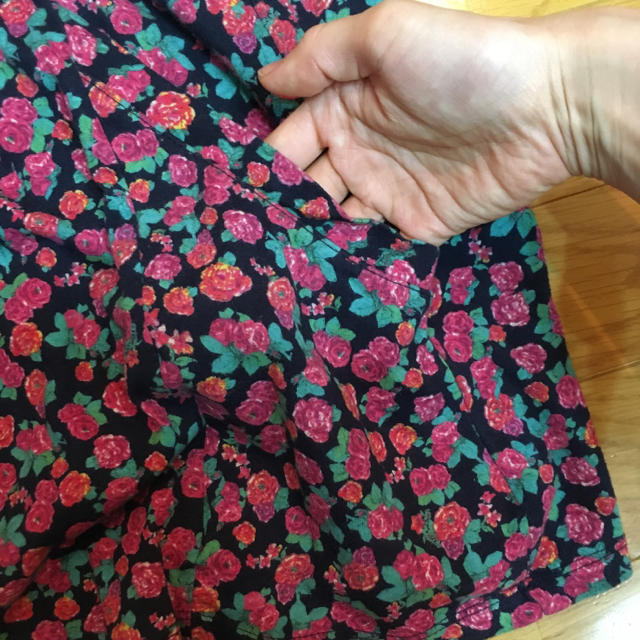 ZARA(ザラ)の春♡ローズ柄スカート レディースのスカート(ミニスカート)の商品写真