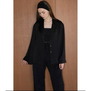 クラネ(CLANE)のCLANE TAILORED SATIN SHIRT ブラック2サイズ新品(シャツ/ブラウス(長袖/七分))