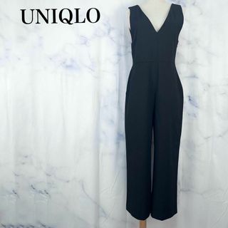 ユニクロ(UNIQLO)の★【新品・タグ付】ユニクロ　Vネックサロペット　オールインワン　ブラック　S(サロペット/オーバーオール)