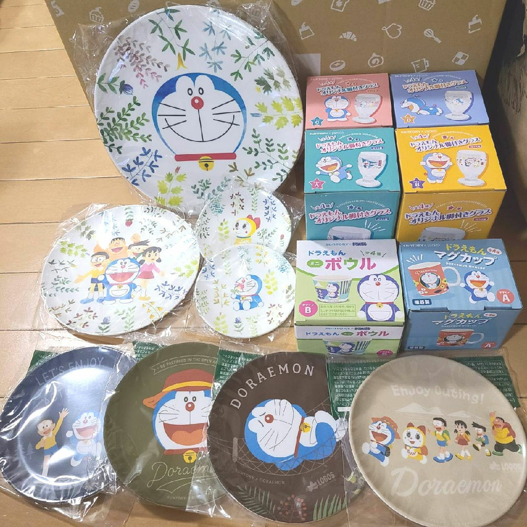 ドラえもん 食器セット エンタメ/ホビーのおもちゃ/ぬいぐるみ(キャラクターグッズ)の商品写真