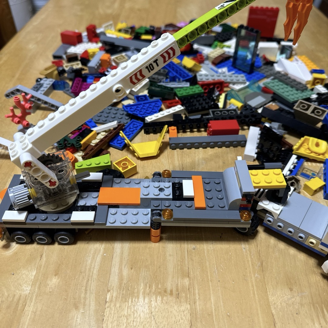 Lego(レゴ)のレゴ（lego）718g！まとめ売り 0.71kg　基本ブロック大量　中古 キッズ/ベビー/マタニティのおもちゃ(知育玩具)の商品写真