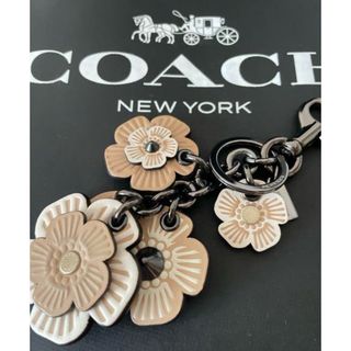 COACH コーチ　チャーム　キーホルダー　お花