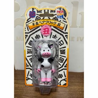 ベアブリック(BE@RBRICK)のメディコムトイ　ベアブリック　干支　牛　フィギュア　未開封(その他)