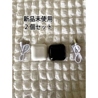 Bluetooth ワイヤレス　イヤホン　２個セット　新品　ブラック　ホワイト(ヘッドフォン/イヤフォン)