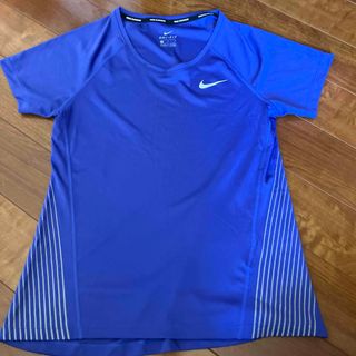 ナイキ(NIKE)のNIKE スポーツTシャツ(ウォーキング)