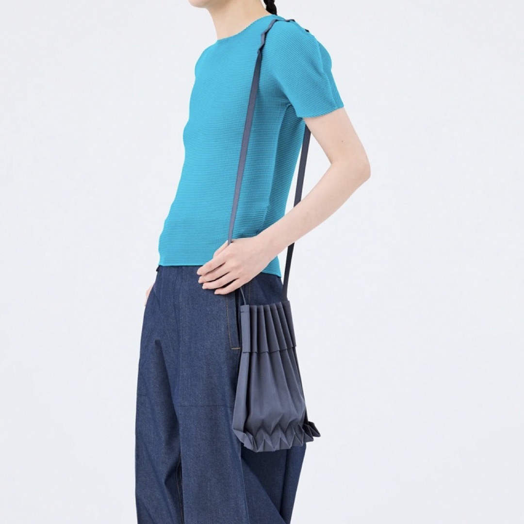 ISSEY MIYAKE - me ISSEY MIYAKE TRUNK PLEATS BAG の通販 by ISSEY MIYAKE - me ISSEY MIYAKE TRUNK PLEATS BAG の通販 by