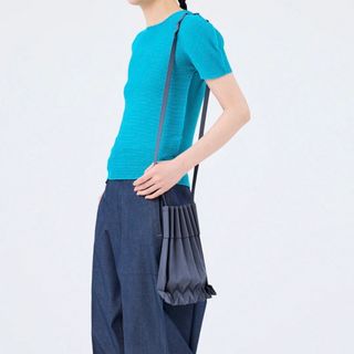 me ISSEY MIYAKE TRUNK PLEATS BAG 