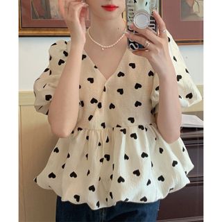 シーイン(SHEIN)のSHEIN ハート パフスリーブ ブラウス(シャツ/ブラウス(半袖/袖なし))