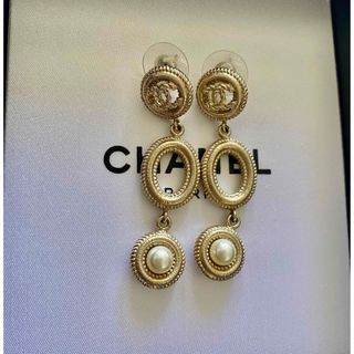 シャネル(CHANEL)のCHANEL  コレクション　ゴールド　パール　ピアス(ピアス)