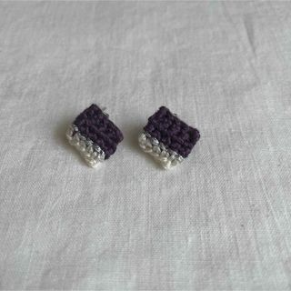 刺繍糸で編んだピアス(バイオレット)(ピアス)