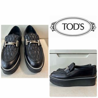 トッズ(TOD'S)のトッズ　ブラックレザー　厚底　ローファー(ローファー/革靴)