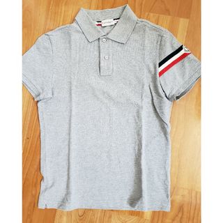 モンクレール(MONCLER)の【極美品】モンクレール　MONCLER　ポロシャツ　半袖　グレー　size S(ポロシャツ)