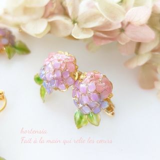 紫陽花てまり❀ネジバネ式イヤリング(イヤリング)