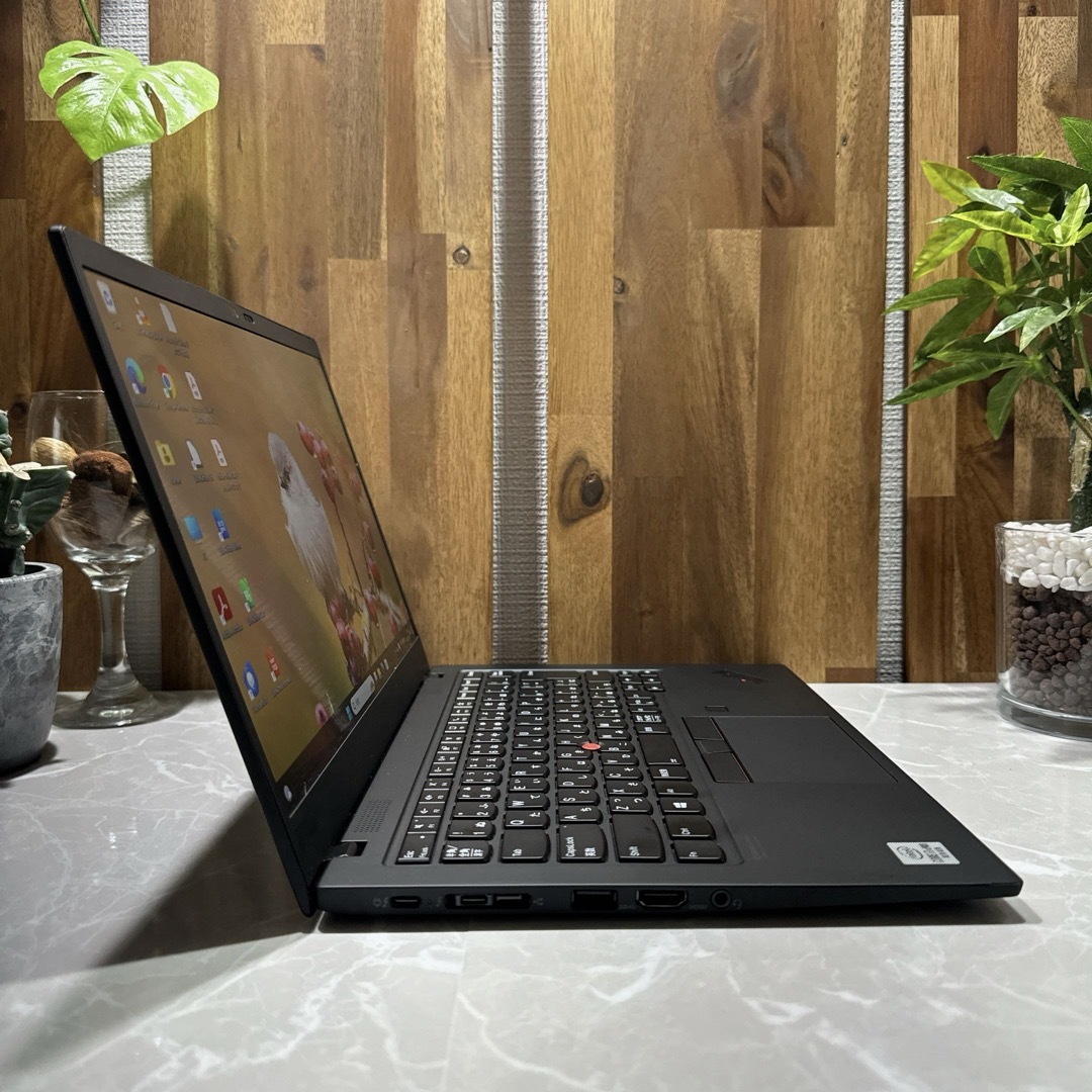 Lenovo(レノボ)の【美品】Thinkpad X1 Carbon☘️i7第10世代/メモ16G☘️ スマホ/家電/カメラのPC/タブレット(ノートPC)の商品写真