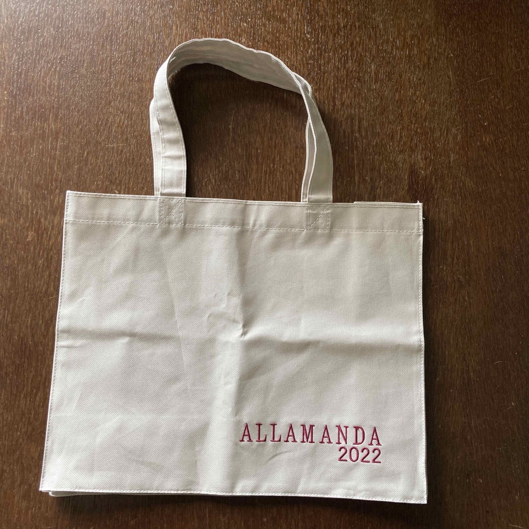 allamanda(アラマンダ)のALLAMANDA ベージュ　スパ　プール　バッグ   レディースのバッグ(トートバッグ)の商品写真