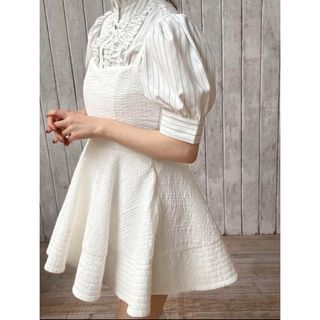 エピヌ(épine)の“Pudding” peplum mini one piece(white)(ミニワンピース)