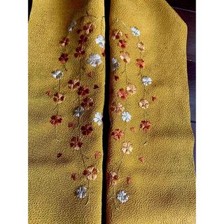 新品　半衿　着物和服に　襟元に　振袖　袴　着物　花刺繍　ポリエステル　 訪問着　(和装小物)