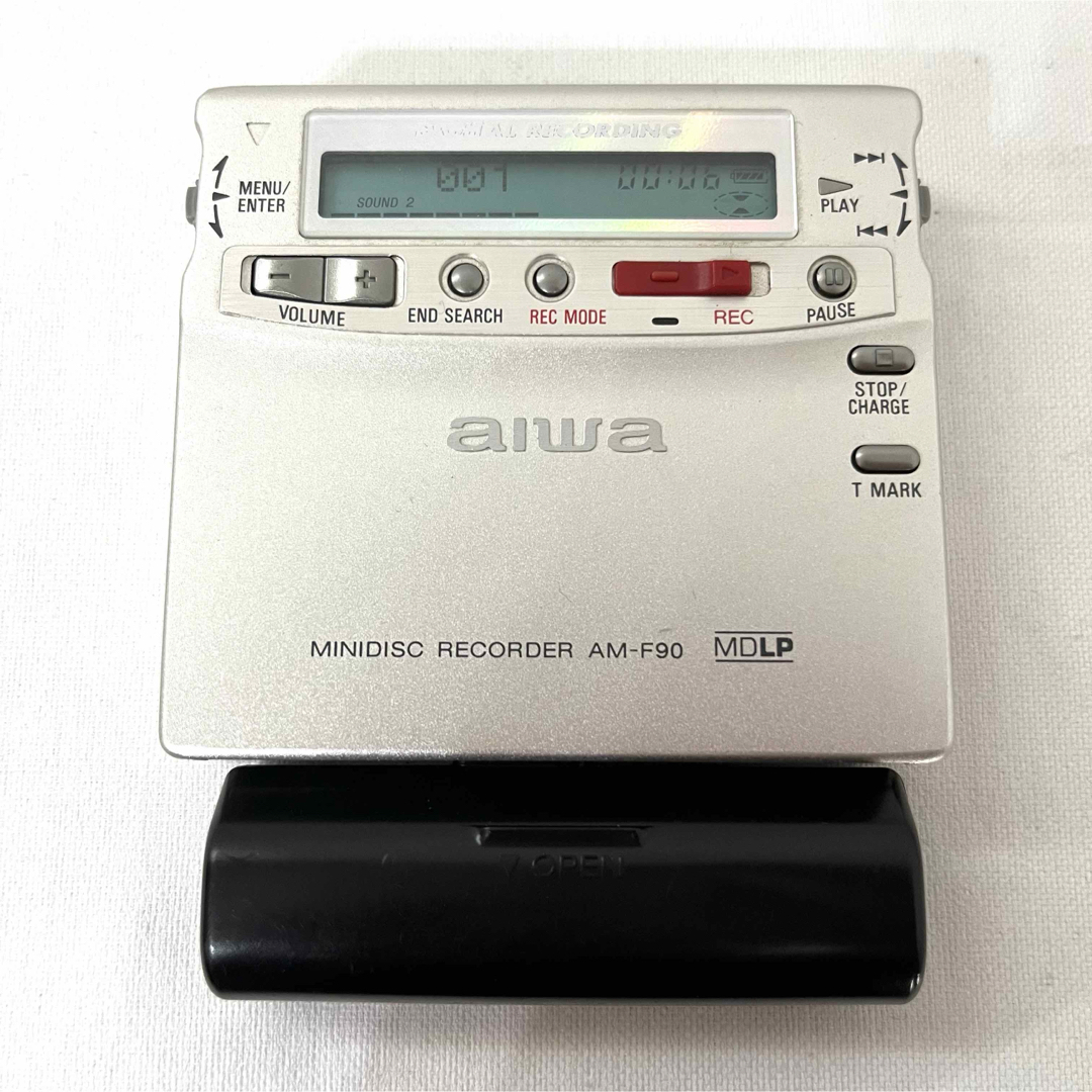 aiwa(アイワ)の【録再OK☆付属品多数】AIWA アイワ ポータブルMDプレーヤー AM-F90 スマホ/家電/カメラのオーディオ機器(ポータブルプレーヤー)の商品写真