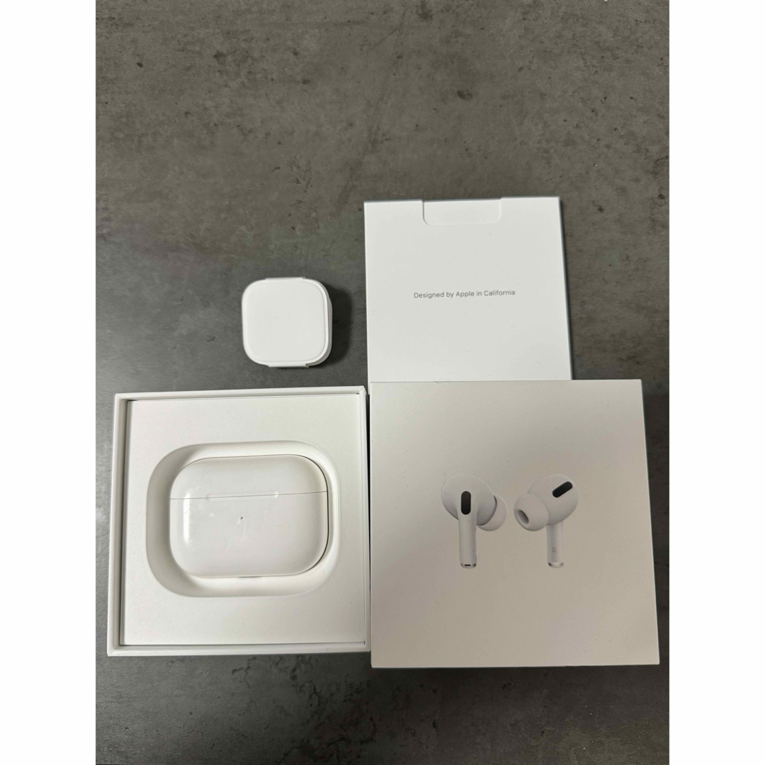 Apple(アップル)のairpods pro 第1世代 スマホ/家電/カメラのオーディオ機器(ヘッドフォン/イヤフォン)の商品写真