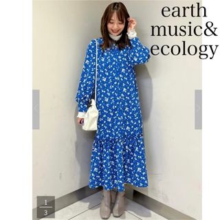 アースミュージックアンドエコロジー(earth music & ecology)のearth music&ecology フラワードットワンピース  ブルー 花柄(ロングワンピース/マキシワンピース)