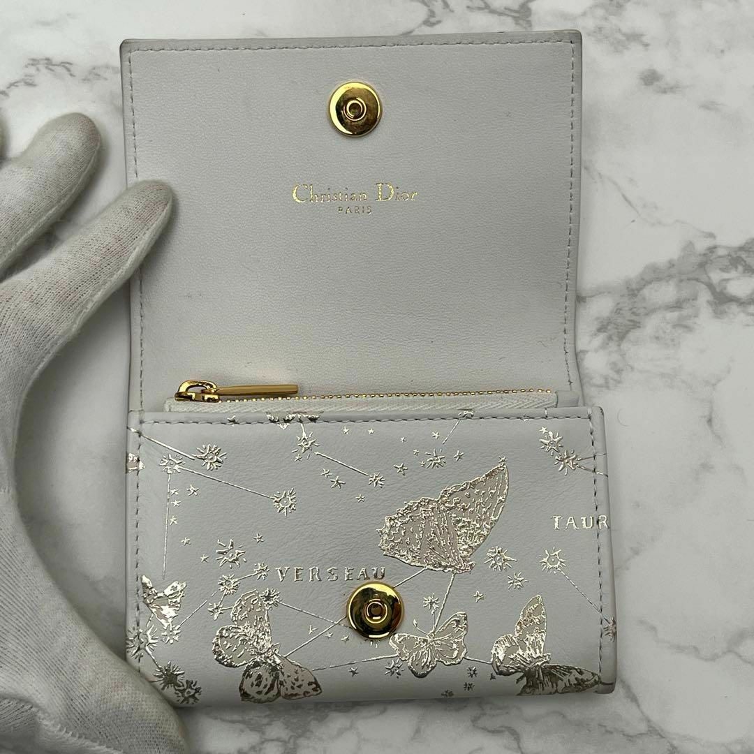 Christian Dior(クリスチャンディオール)のディオール カロ GLYCINE ウォレット Butterfly Zodiac レディースのファッション小物(コインケース)の商品写真