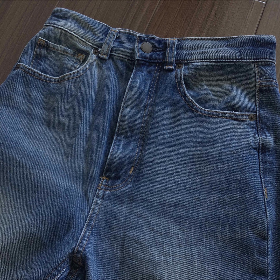 GU(ジーユー)のGU デニムパンツ ダメージ加工 ブルー　Sサイズ レディースのパンツ(デニム/ジーンズ)の商品写真