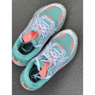 PUMA スニーカー　