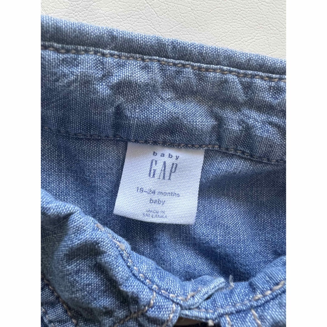 babyGAP(ベビーギャップ)の【美品】BabyGAP ロンパース　90cm デニム柄 キッズ/ベビー/マタニティのキッズ服男の子用(90cm~)(その他)の商品写真