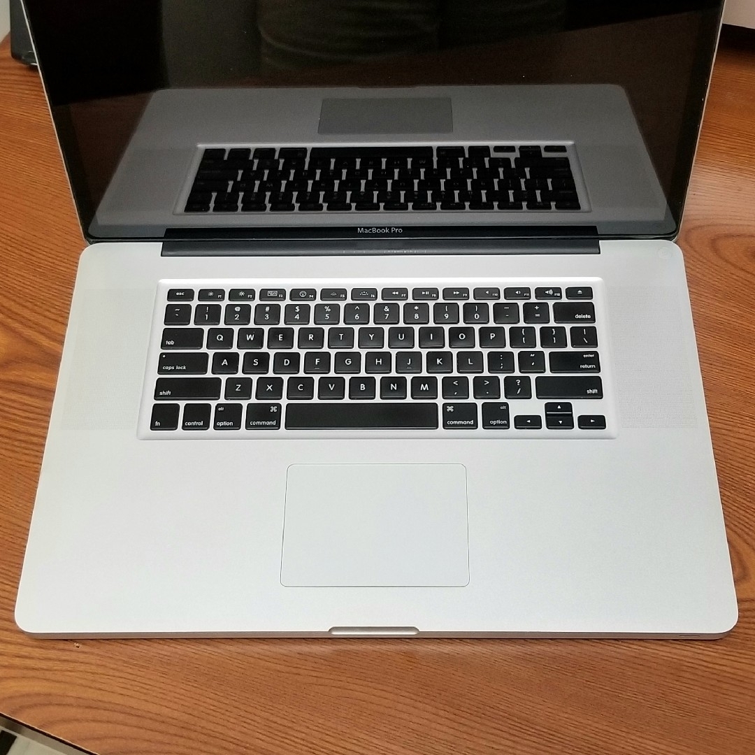 Apple(アップル)の爆速 Macbook Pro 17インチ i7/8GB/870GB スマホ/家電/カメラのPC/タブレット(ノートPC)の商品写真