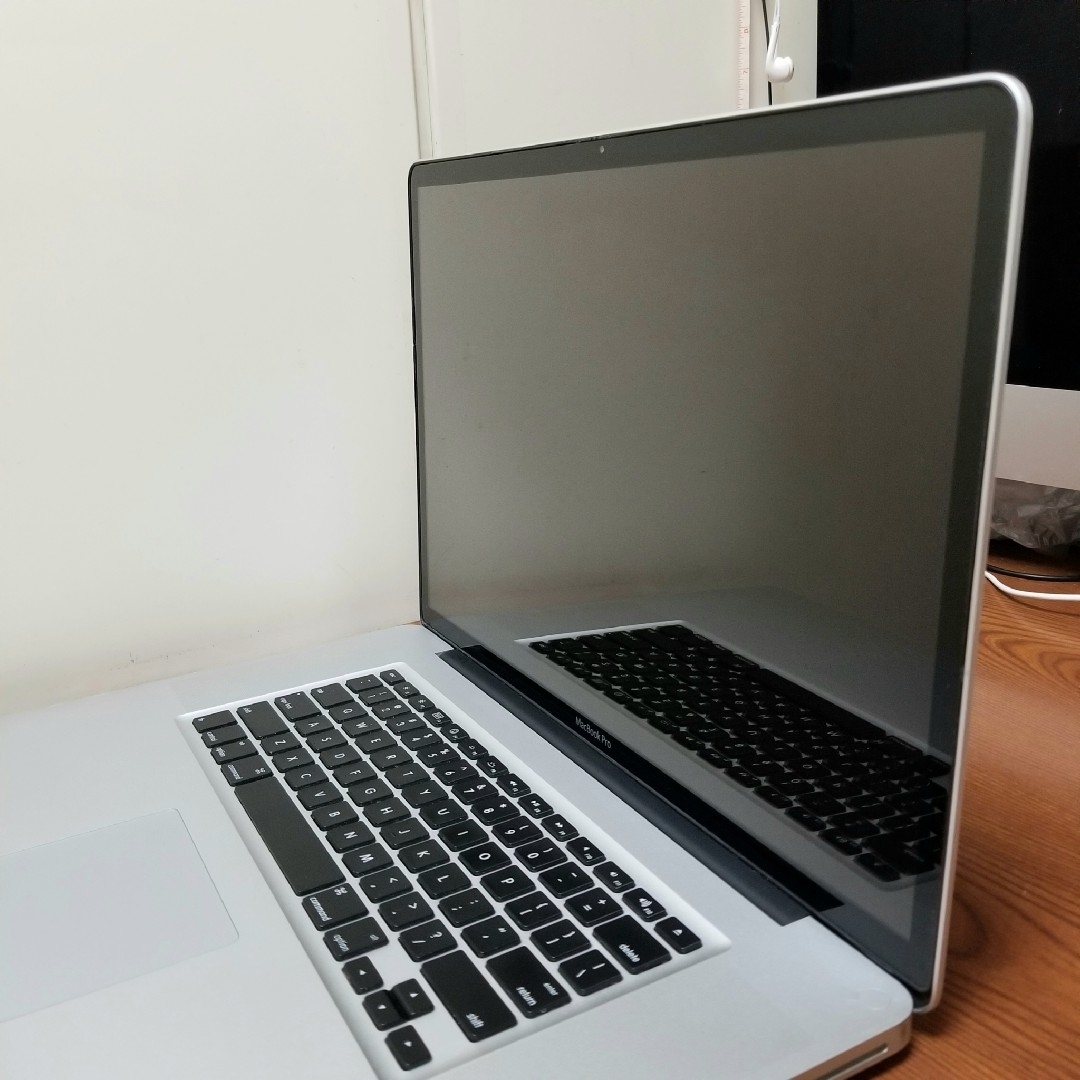 Apple(アップル)の爆速 Macbook Pro 17インチ i7/8GB/870GB スマホ/家電/カメラのPC/タブレット(ノートPC)の商品写真