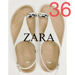 ザラ(ZARA)のZARA ⭐︎メタルディテールレザーサンダル　ビルケン　レザーフラットサンダル　(サンダル)