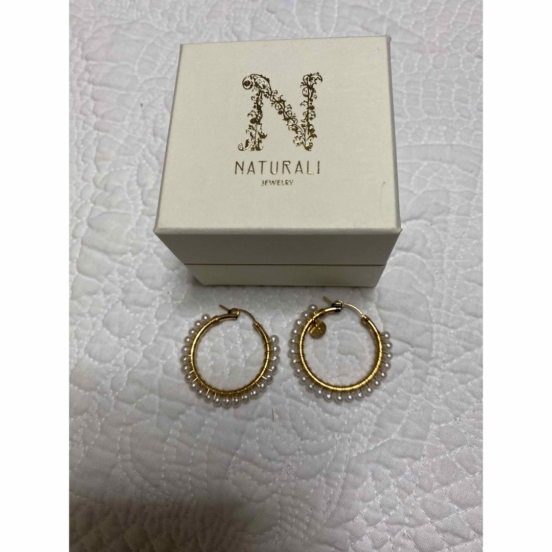 NATURALI JEWELRY ナチュラリジュエリ　パール巻フープピアス M レディースのアクセサリー(ピアス)の商品写真