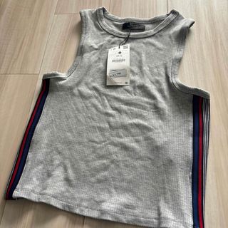 Bershka - 新品　ベルシュカ  リブ　タンクトップ