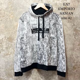 エンポリオアルマーニイーエーセブン(EMPORIO ARMANI EA7)のEA7 EMPORIO ARMANI 総柄パーカー フロントロゴ(パーカー)