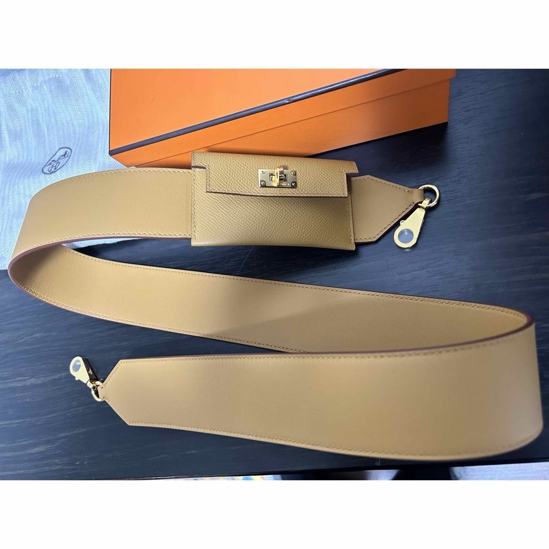 Hermes(エルメス)の新品】HERMES ケリーポシェットバンドリエールストラップセサミ105 G金具 レディースのファッション小物(その他)の商品写真