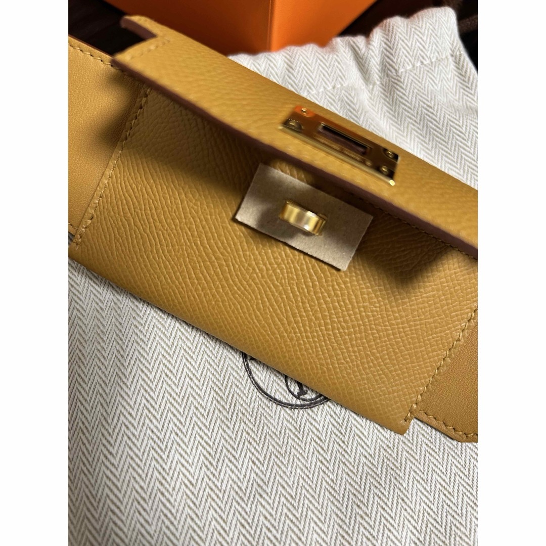 Hermes(エルメス)の新品】HERMES ケリーポシェットバンドリエールストラップセサミ105 G金具 レディースのファッション小物(その他)の商品写真