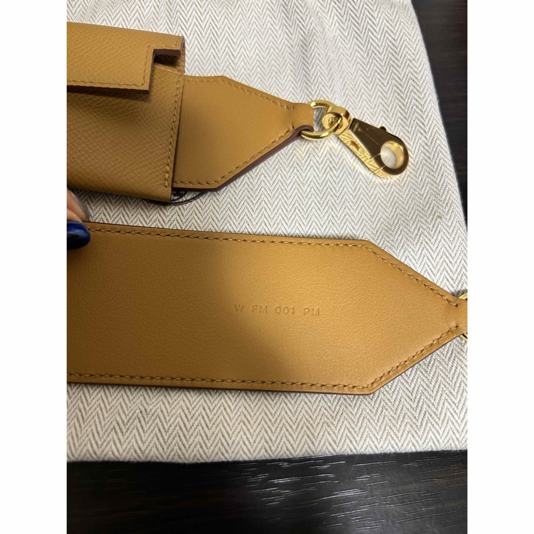 Hermes(エルメス)の新品】HERMES ケリーポシェットバンドリエールストラップセサミ105 G金具 レディースのファッション小物(その他)の商品写真