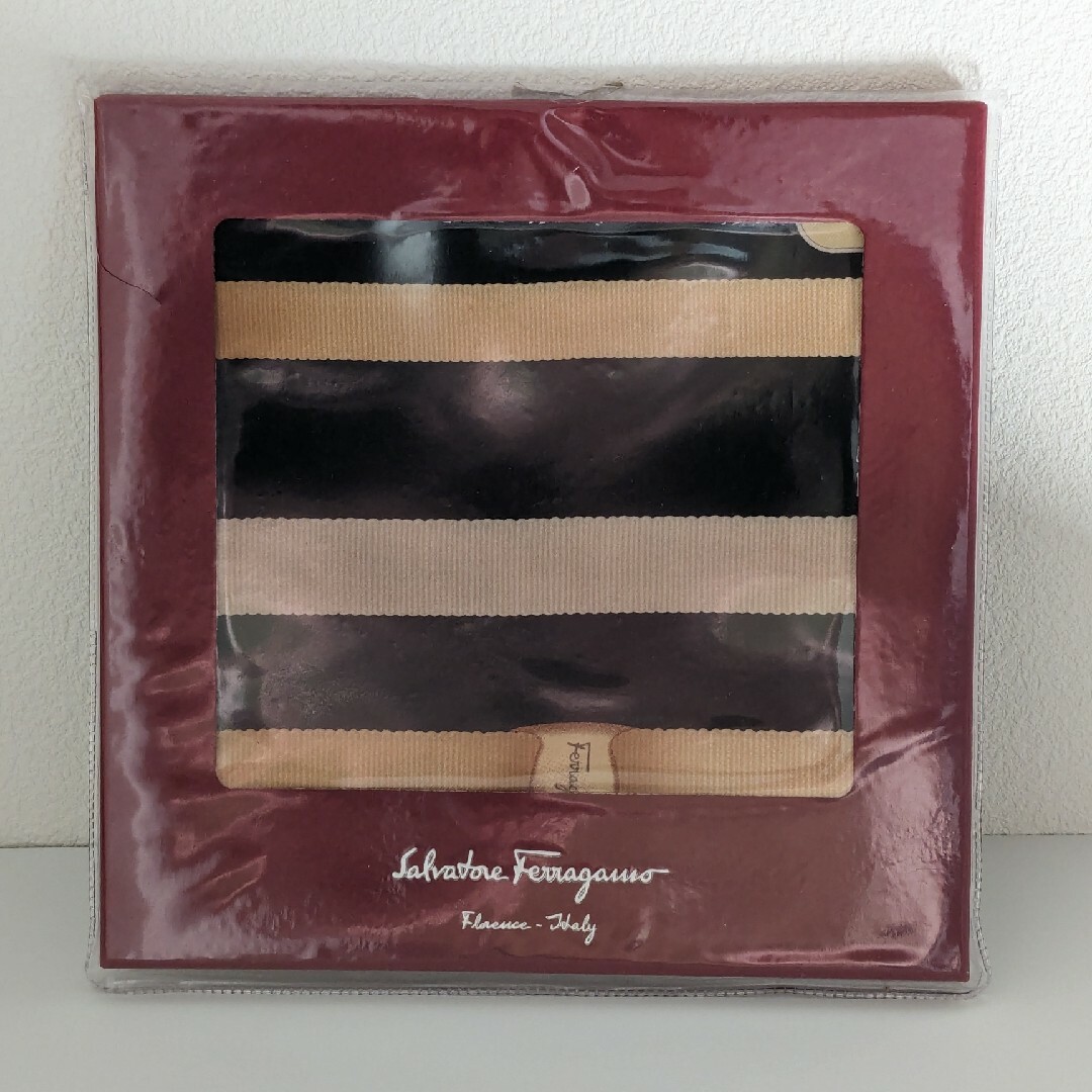 通*様 Salvatore Ferragamo スカーフ 未使用 新品 Salvatore Ferragamo スカーフ 未使用 フェラガモ