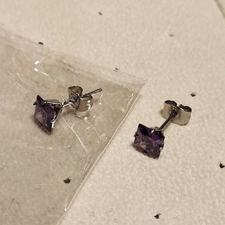 ピアス 紫 パープル ストーン シンプルピアス 両耳(ピアス)