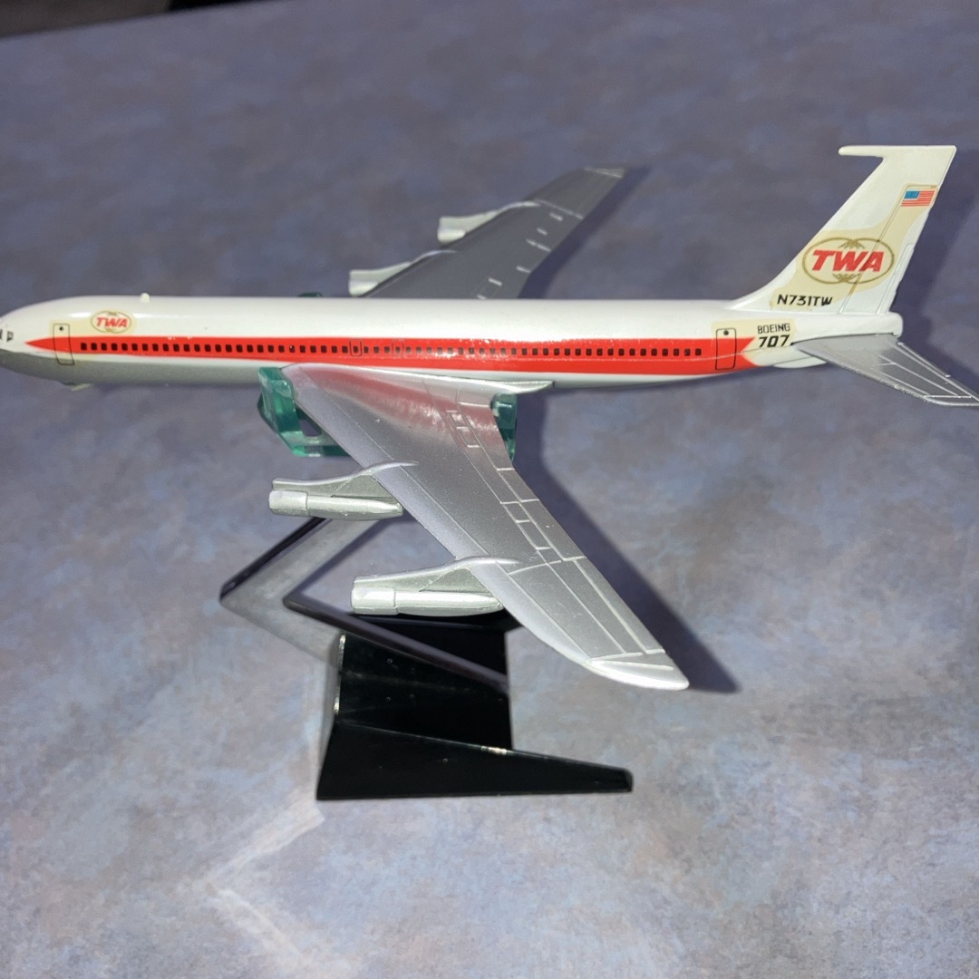 Aero Mini BOEING 707 エンタメ/ホビーのおもちゃ/ぬいぐるみ(キャラクターグッズ)の商品写真