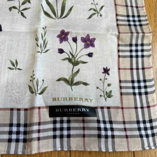 BURBERRY - 未使用　バーバリー　ハンカチ　小花柄　ノバチェック　BURBERRY